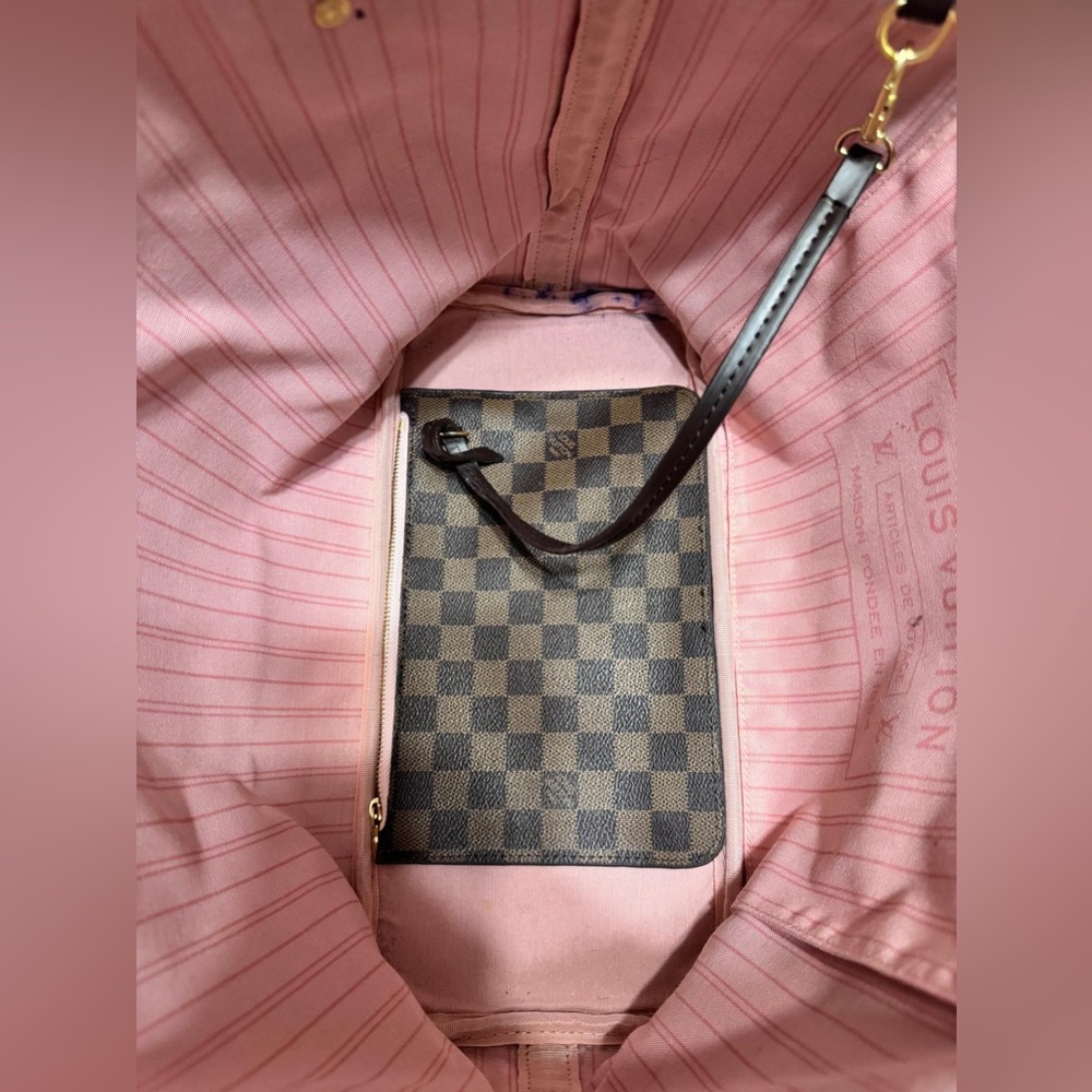 Designer Checkered Brown Tote Bag with Pink Ballerina Interior Right Logo - Picture 5 of 12